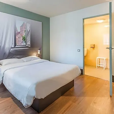 B&B Hotel Les Herbiers 2*